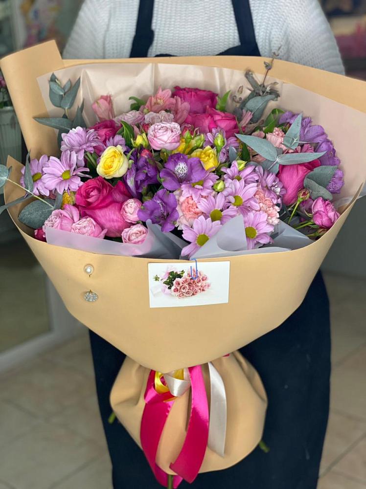 Букет цветов из: Хризантемы, Гвоздики и Альстромерии в Гостилицы