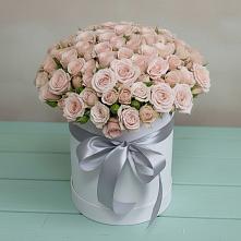 Цветочная композиция из Розы в шляпной коробке в Гостилицы