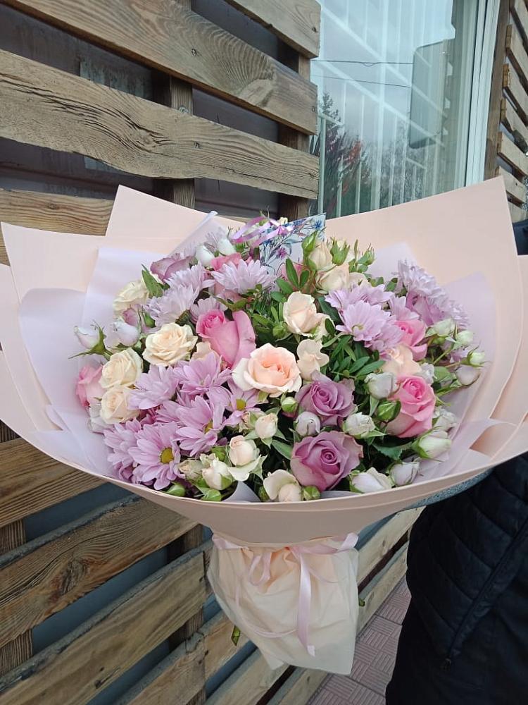 Букет цветов из: Розы и Хризантемы в Гостилицы