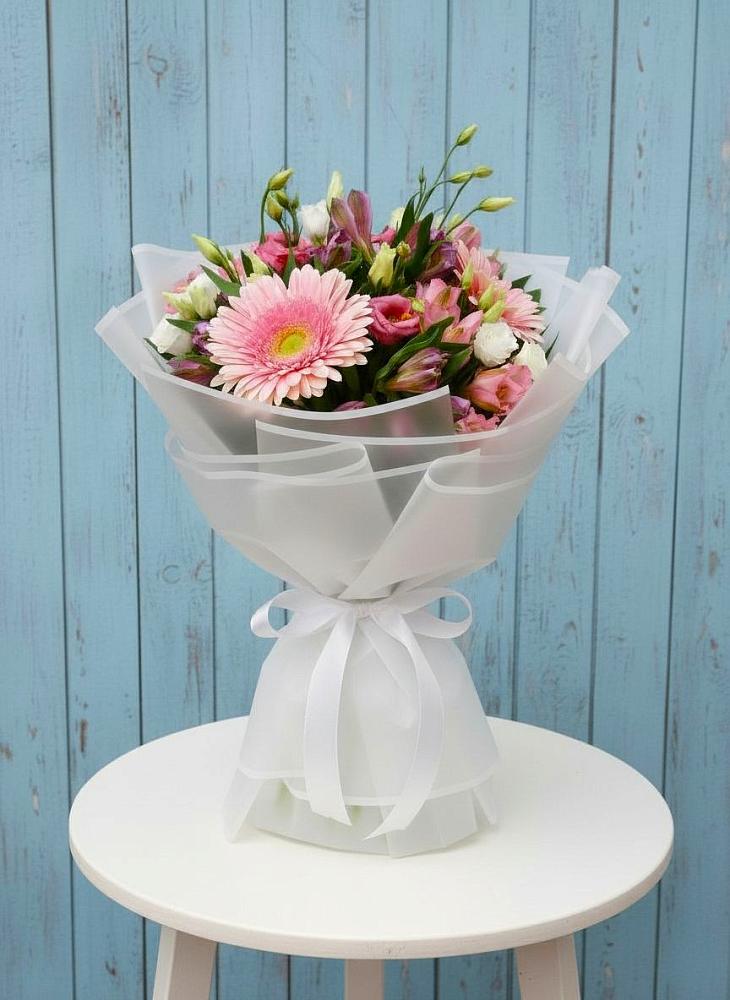 Букет цветов из: Герберы, Альстромерии и Лизиантусы в Гостилицы