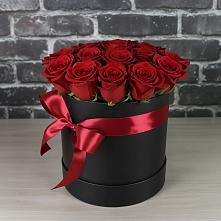 Цветочная композиция из Розы в шляпной коробке в Гостилицы