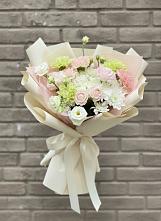 Букет цветов из:  Гвоздики, Розы, Лизиантусы и Хризантемы в Гостилицы