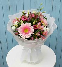Букет цветов из:  Герберы, Альстромерии и Лизиантусы в Гостилицы