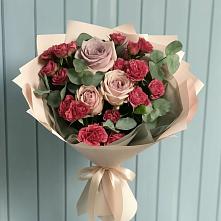 Букет цветов из:  Гвоздики и Розы в Гостилицы