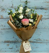 Букет цветов из:  Розы и Лизиантусы в Гостилицы