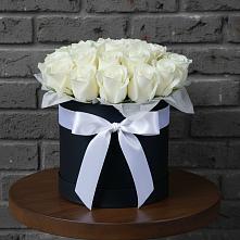 Цветочная композиция из Розы в шляпной коробке в Гостилицы